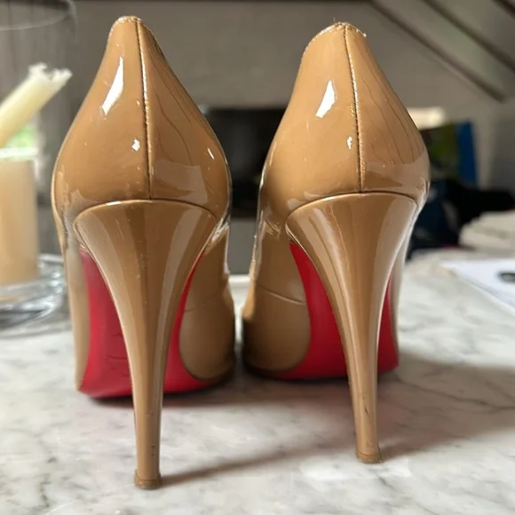 Christian Louboutin Nude with Red Bottom Heels - Picture 2 of 4